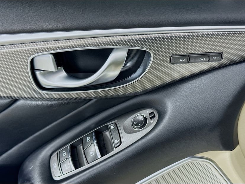 2017 INFINITI Q50 - Image 21
