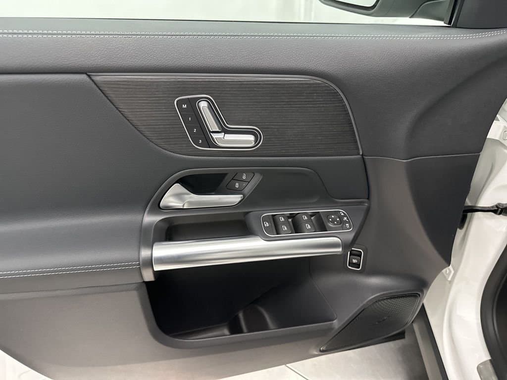 2026 MERCEDES-BENZ GLA - Image 12