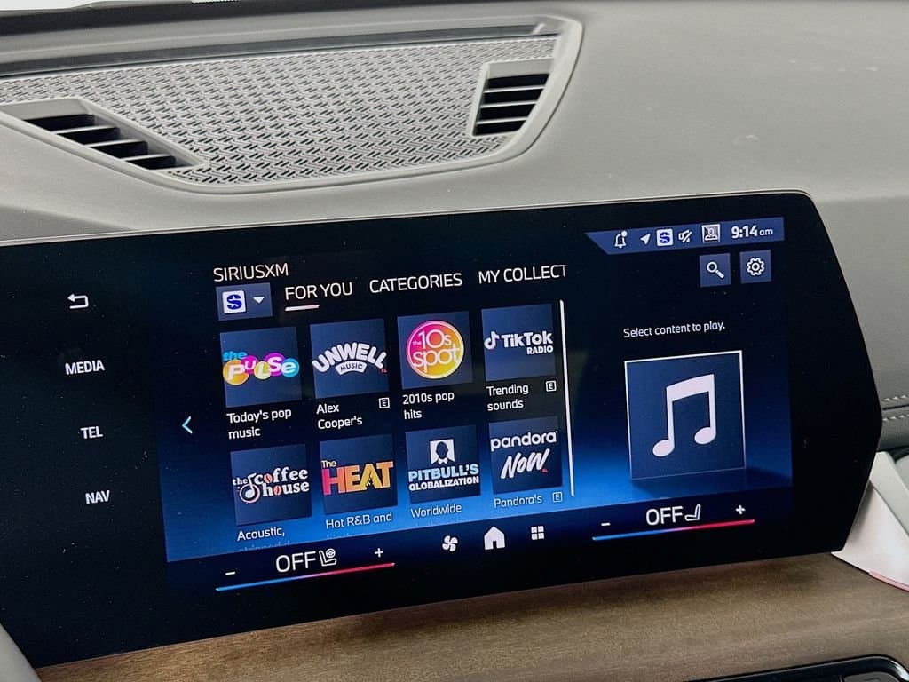 2025 BMW X1 - Image 11