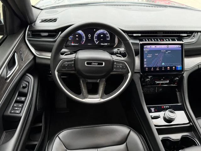 2024 Jeep Grand Cherokee - Image 21
