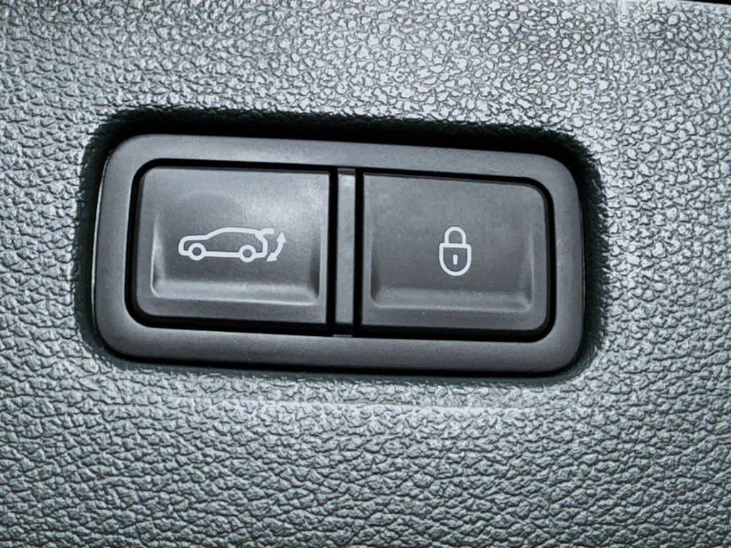 2025 GENESIS GV80 - Image 33