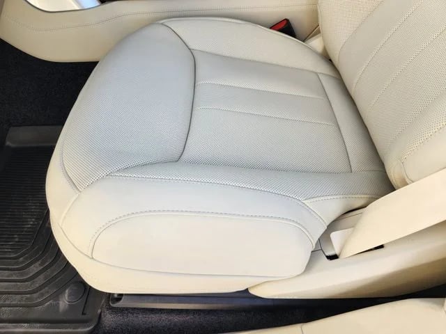 2026 Land Rover Range Rover - Image 16
