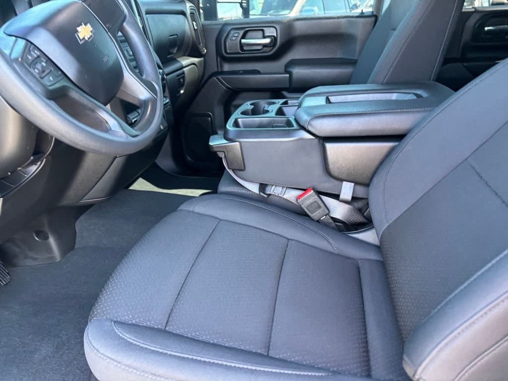 2024 Chevrolet Silverado 2500HD - Image 9