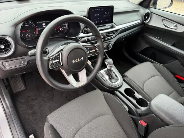 2023 Kia Forte - Image 11
