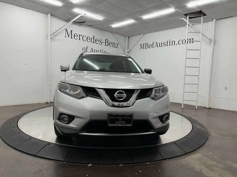 2015 Nissan Rogue - Image 2