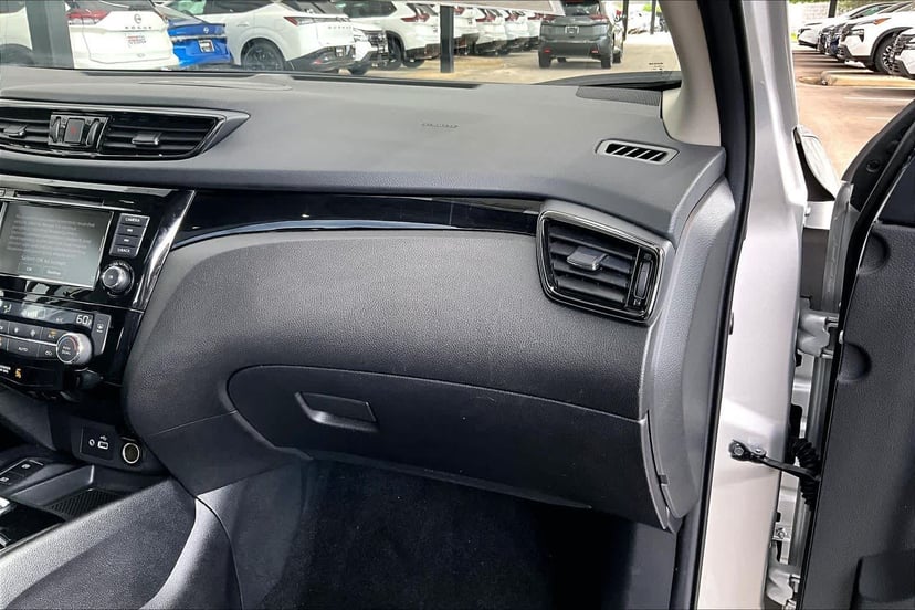 2022 Nissan Rogue Sport - Image 19