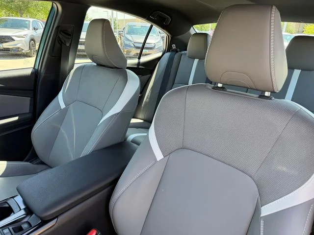 2025 Toyota Camry - Image 11