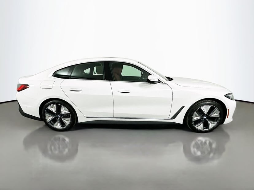 2026 BMW i4 - Image 4