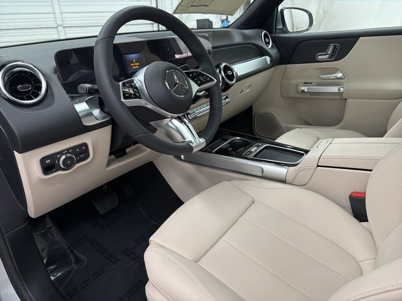 2026 Mercedes-Benz GLB - Image 12