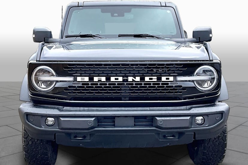 2025 Ford Bronco - Image 3