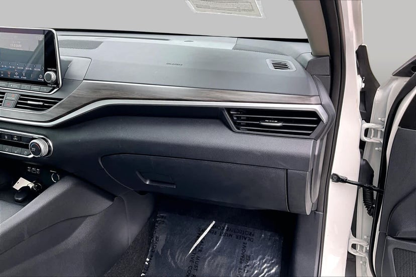 2025 Nissan Altima - Image 18