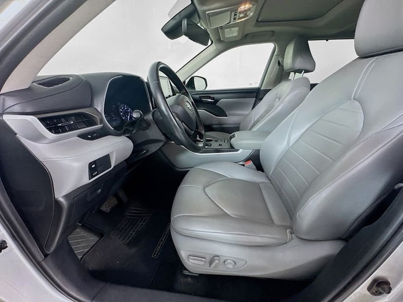 2020 Toyota Highlander - Image 25