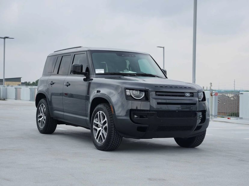 2026 LAND ROVER Defender 110 - Image 3