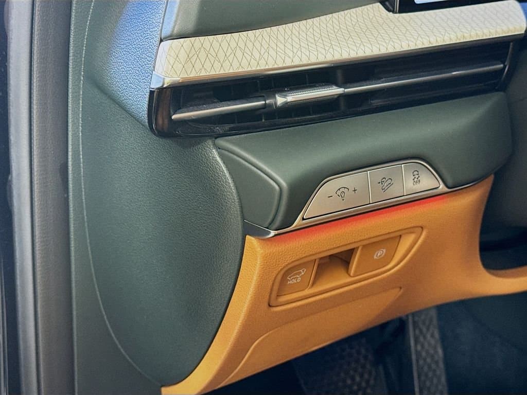 2025 GENESIS GV80 - Image 11