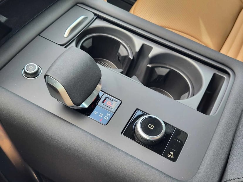 2026 LAND ROVER Discovery - Image 20