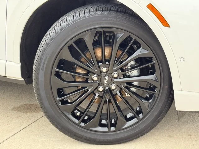 2023 Lincoln Corsair - Image 2