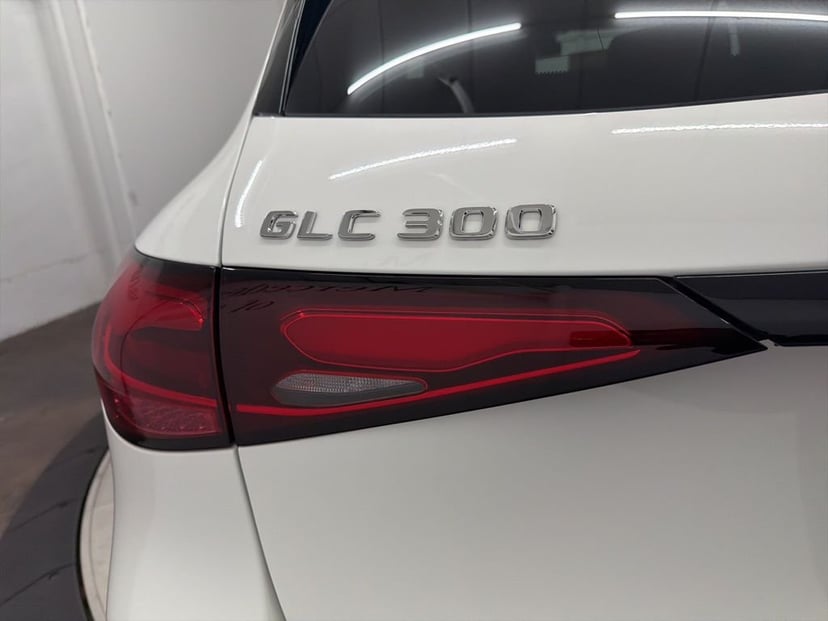 2026 Mercedes-Benz GLC - Image 11
