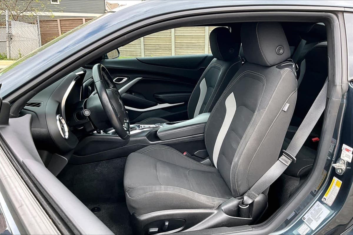 2021 Chevrolet Camaro - Image 8