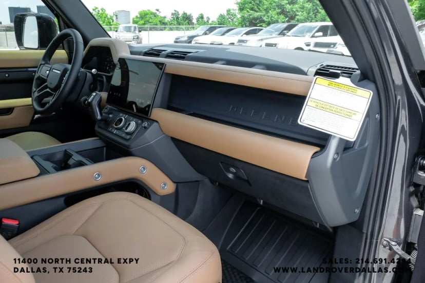 2026 Land Rover Defender 110 - Image 14