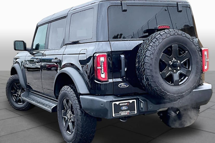 2025 Ford Bronco - Image 11
