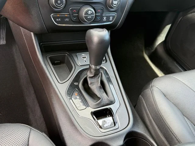 2019 Jeep Cherokee - Image 19