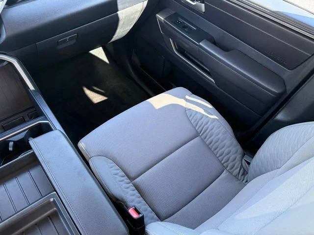 2022 Toyota Tundra - Image 25