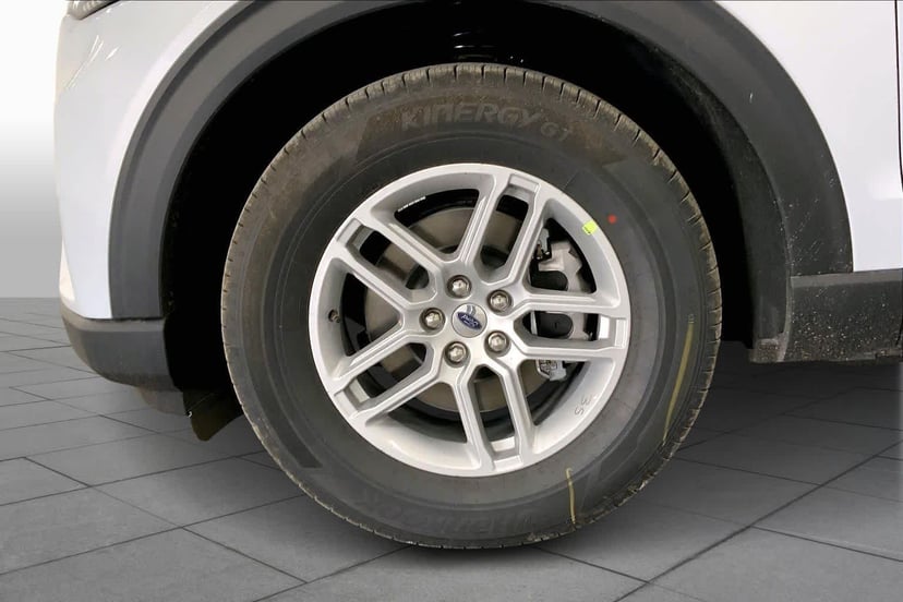 2026 Ford Explorer - Image 9
