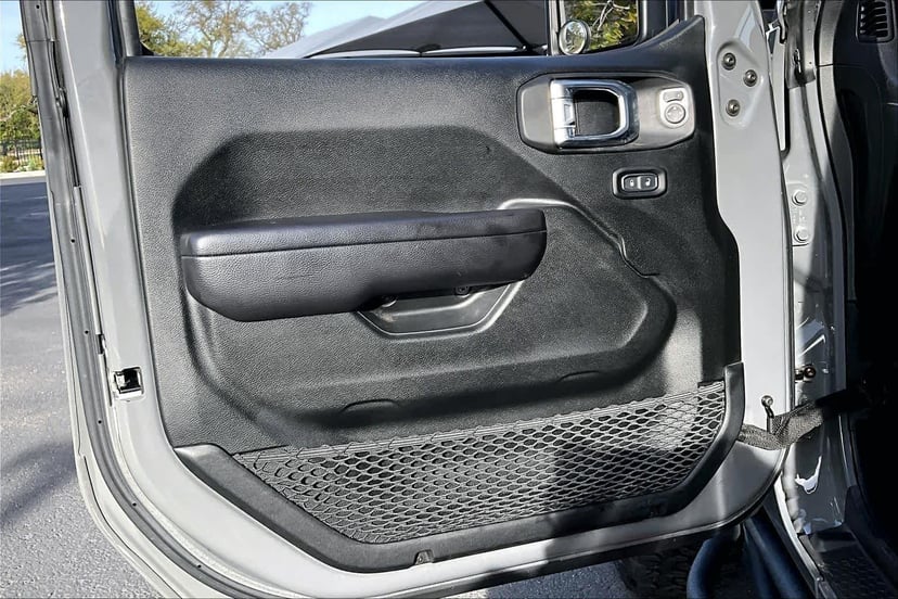 2020 Jeep Wrangler - Image 22