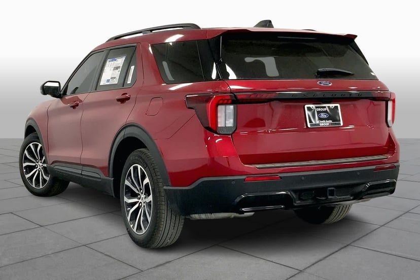 2026 Ford Explorer - Image 11