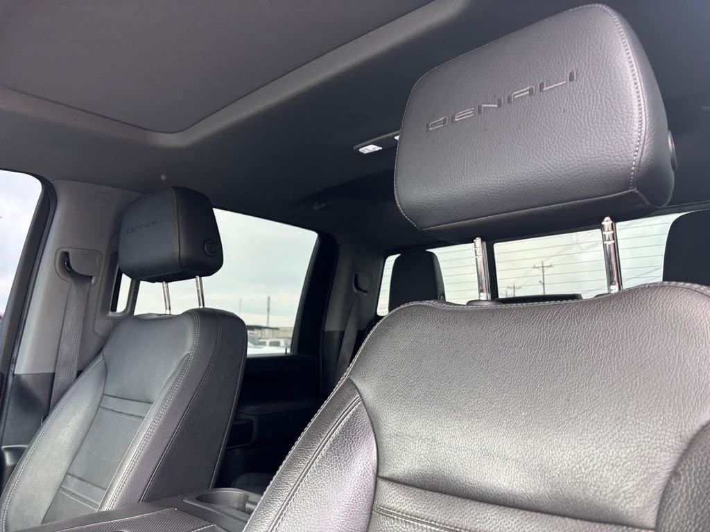 2022 GMC Sierra 2500HD - Image 11
