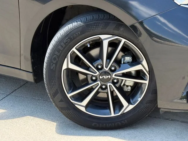2023 Kia Forte - Image 2