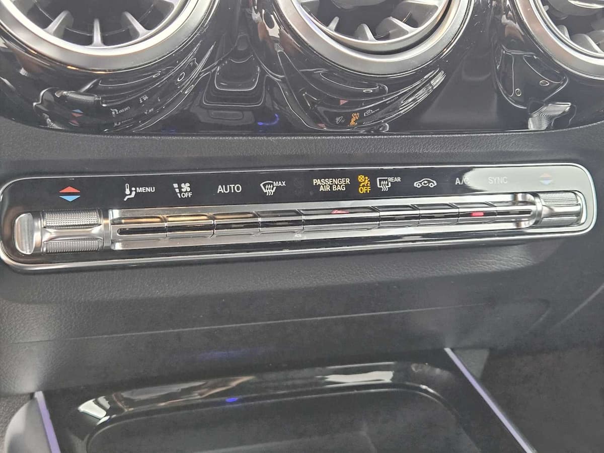 2021 Mercedes-Benz GLA 250 - Image 16