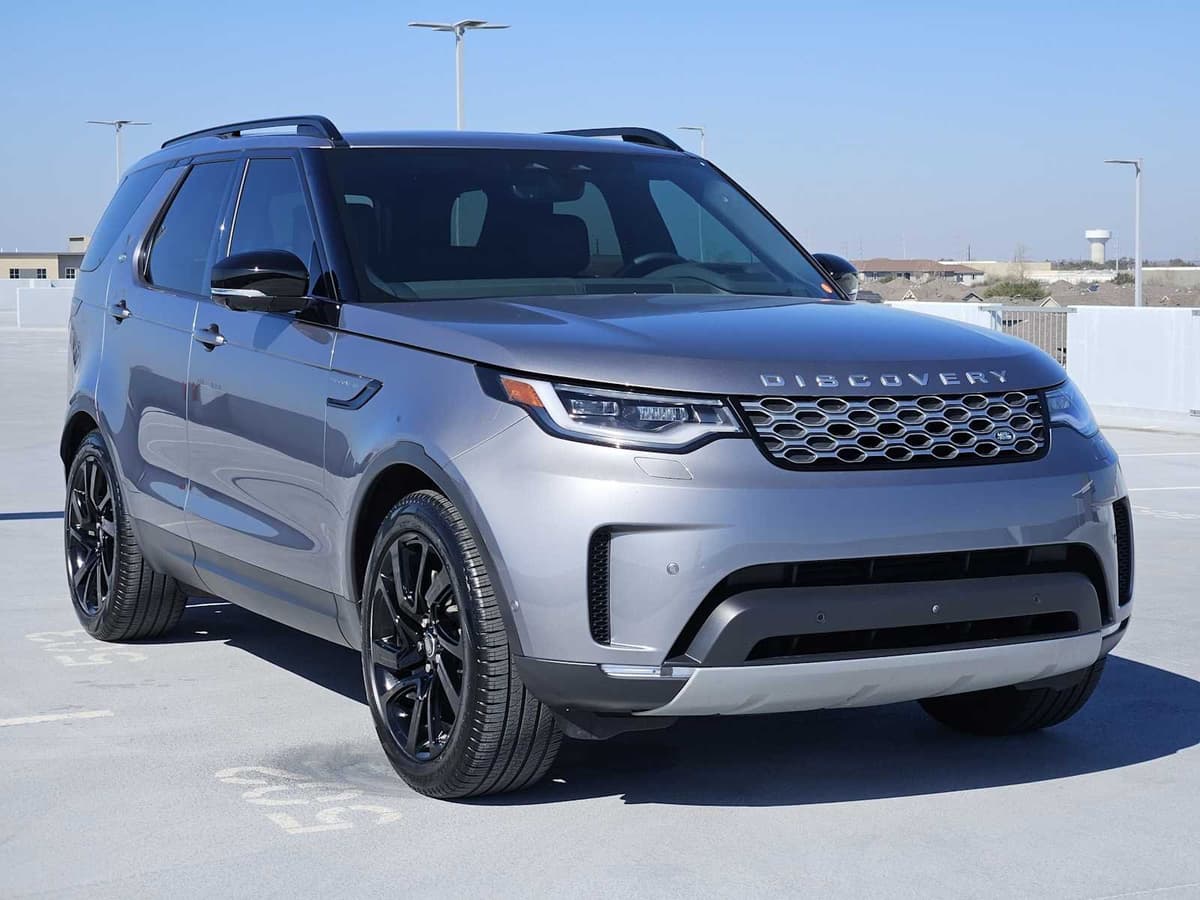 2025 Land Rover Discovery - Image 3
