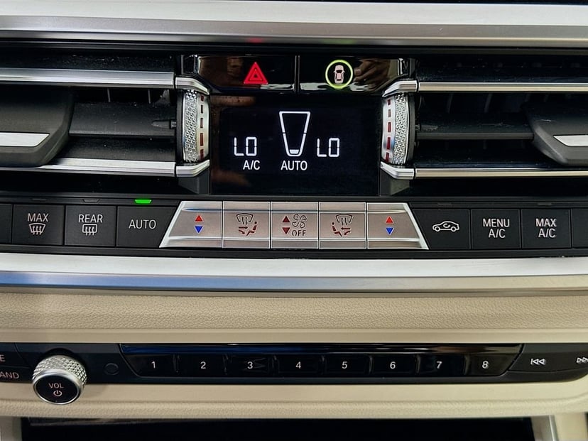 2021 BMW 3 Series - Image 16