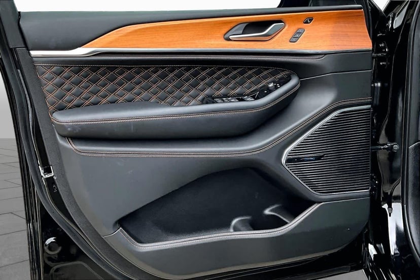 2025 Jeep Grand Cherokee L - Image 22