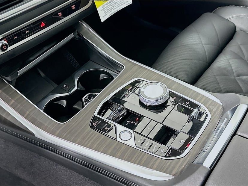2026 BMW X7 - Image 15