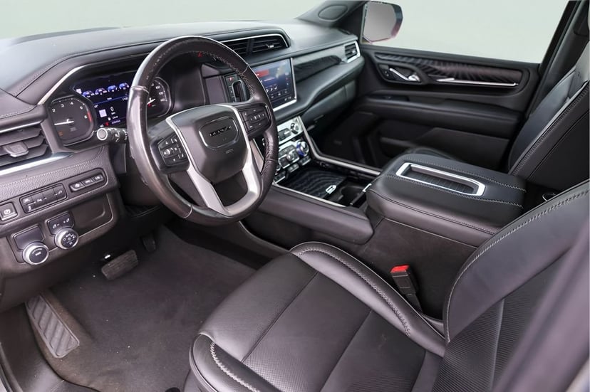 2021 GMC Yukon - Image 12