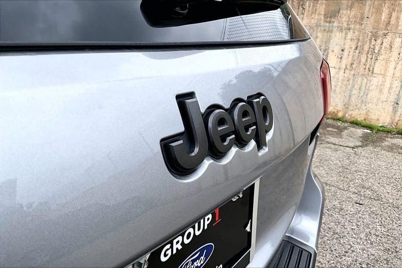 2018 Jeep Grand Cherokee - Image 31