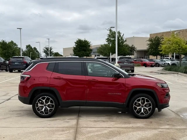 2025 Jeep Compass - Image 5