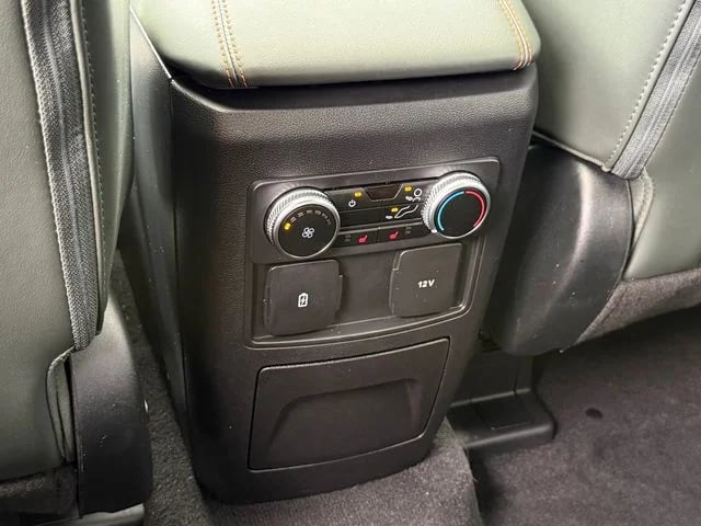 2023 Ford Explorer - Image 30