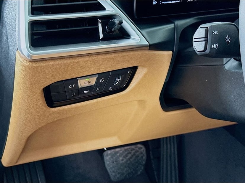 2025 BMW 4 Series - Image 10