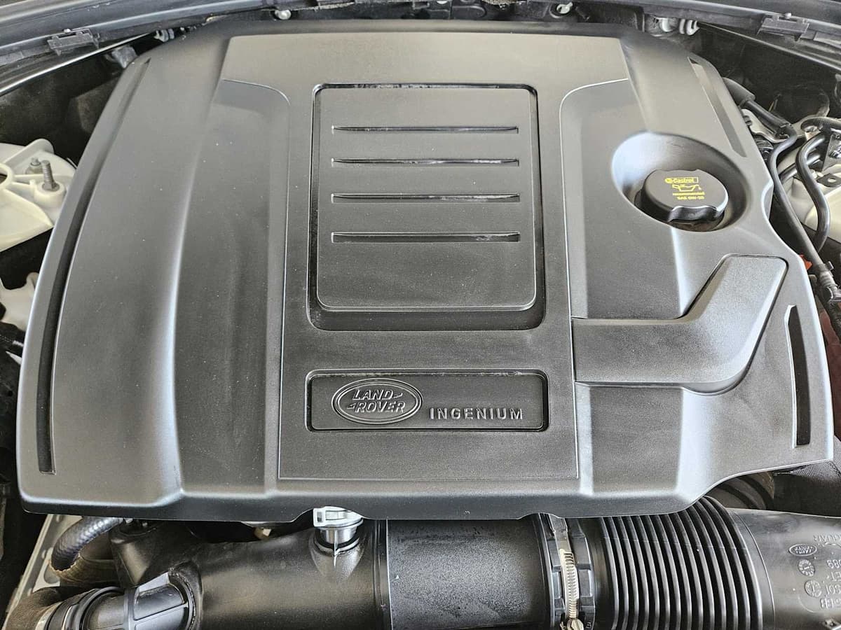 2026 Land Rover Range Rover Velar - Image 30