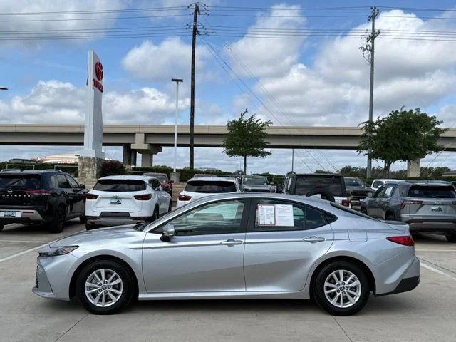 2026 Toyota Camry - Image 7