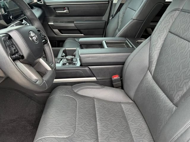 2023 Toyota Tundra - Image 12