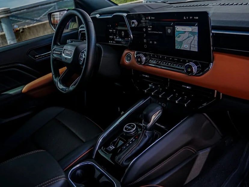 2025 GMC Canyon - Image 26
