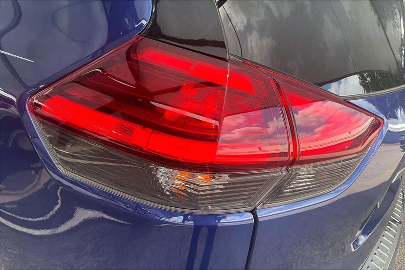 2017 Nissan Rogue - Image 28
