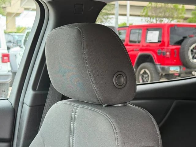 2022 Chevrolet Blazer - Image 12