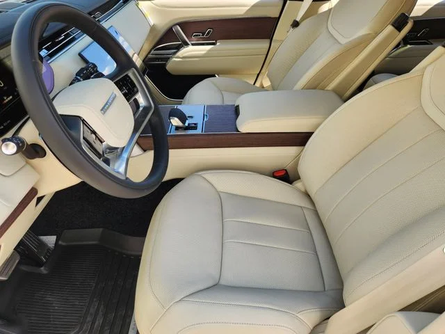 2026 Land Rover Range Rover - Image 9