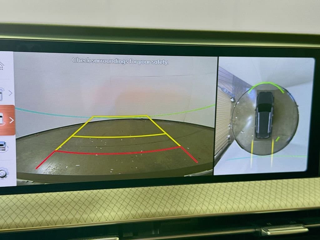 2025 GENESIS GV80 - Image 17