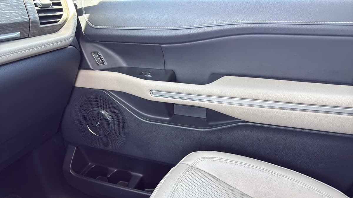 2023 Ford Expedition - Image 24